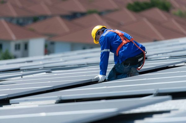 Installer des panneaux solaires à Rennes pour réduire vos factures
