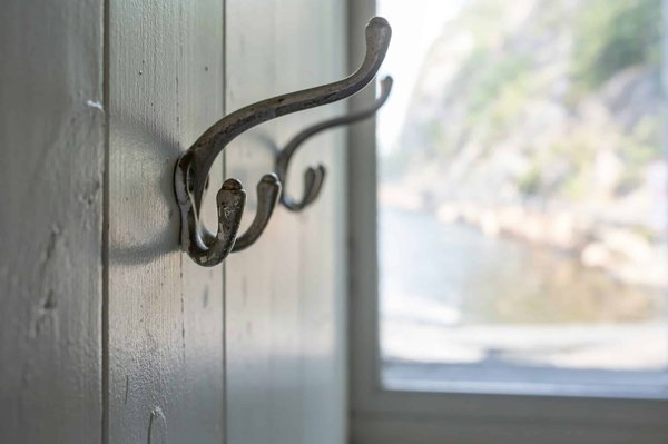 Patère murale : les avantages avec une réalisation en métal